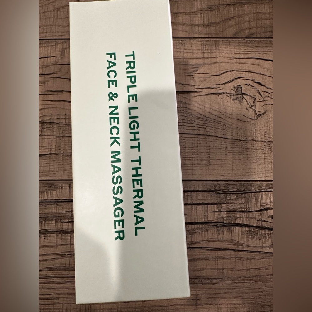 Mario Badescu Triple Light Thermal Massager - Picture 3 of 3